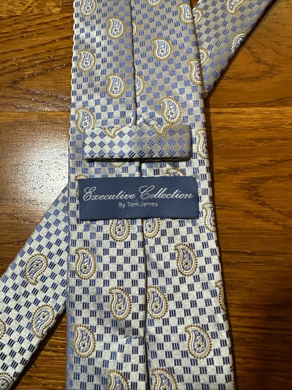 Executive Collection By Tom James Italian Silk Tie Men’s Light sky blue Paisley